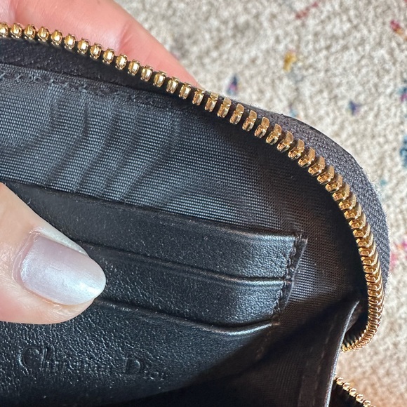 CHRISTIAN DIOR Lady Dior Canage Cell Phone Case Black Patent Cannage Calfskin - Picture 10 of 15